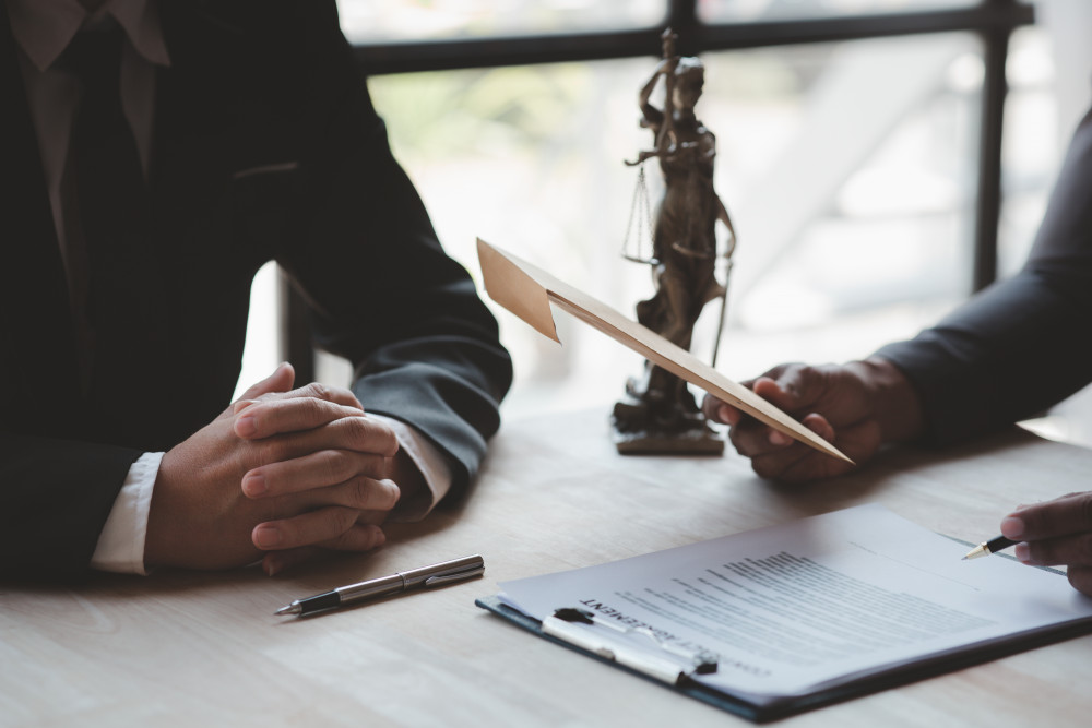 Porter plainte pour diffamation : comment agir et se protéger efficacement