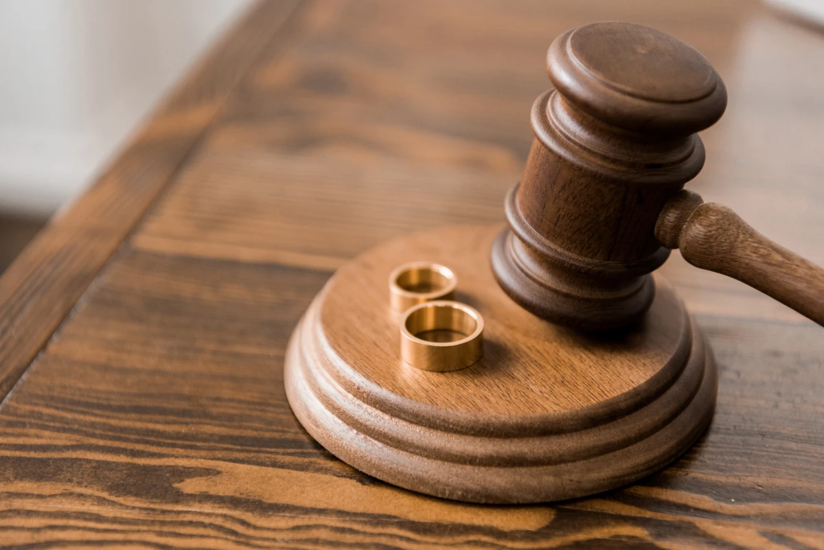 Divorce et remariage : Naviguer dans les eaux tumultueuses de la séparation et du nouvel amour