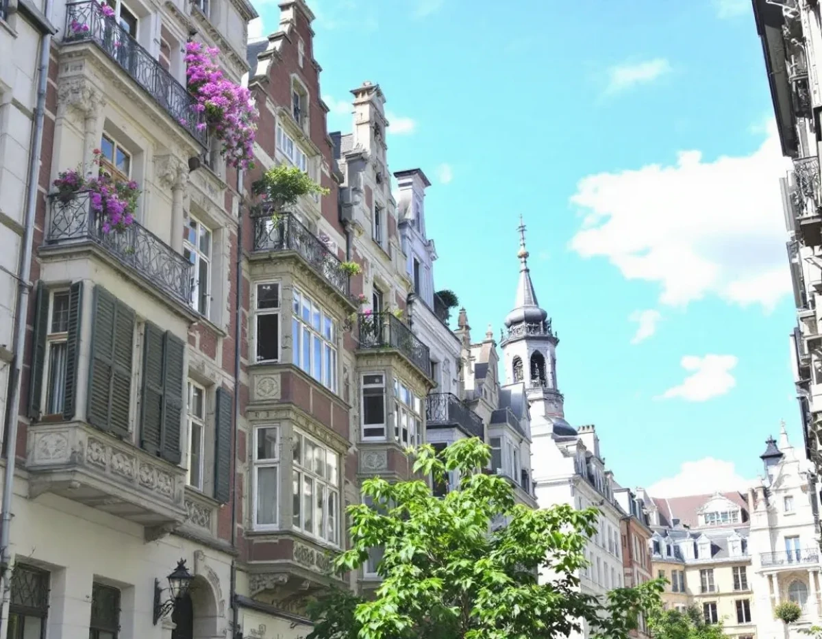 Droits et obligations des copropriétaires dans les immeubles classés : un équilibre délicat entre préservation et modernité